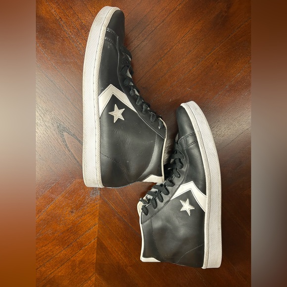 Converse Black and White Men's Sneakers size 12 - Picture 4 of 7